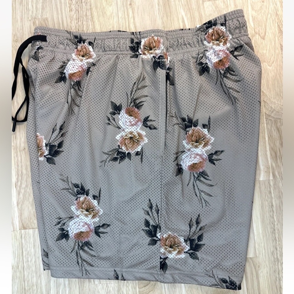 Aeropostale Mesh Shorts Men's Size XL Lined Tan Roses Floral Print 6.25" NWT - Picture 6 of 15